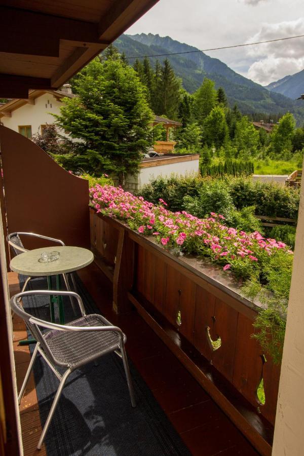 Haus Josef Bed & Breakfast Mayrhofen Ngoại thất bức ảnh