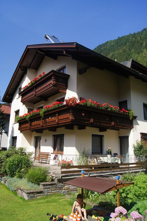 Haus Josef Bed & Breakfast Mayrhofen Ngoại thất bức ảnh